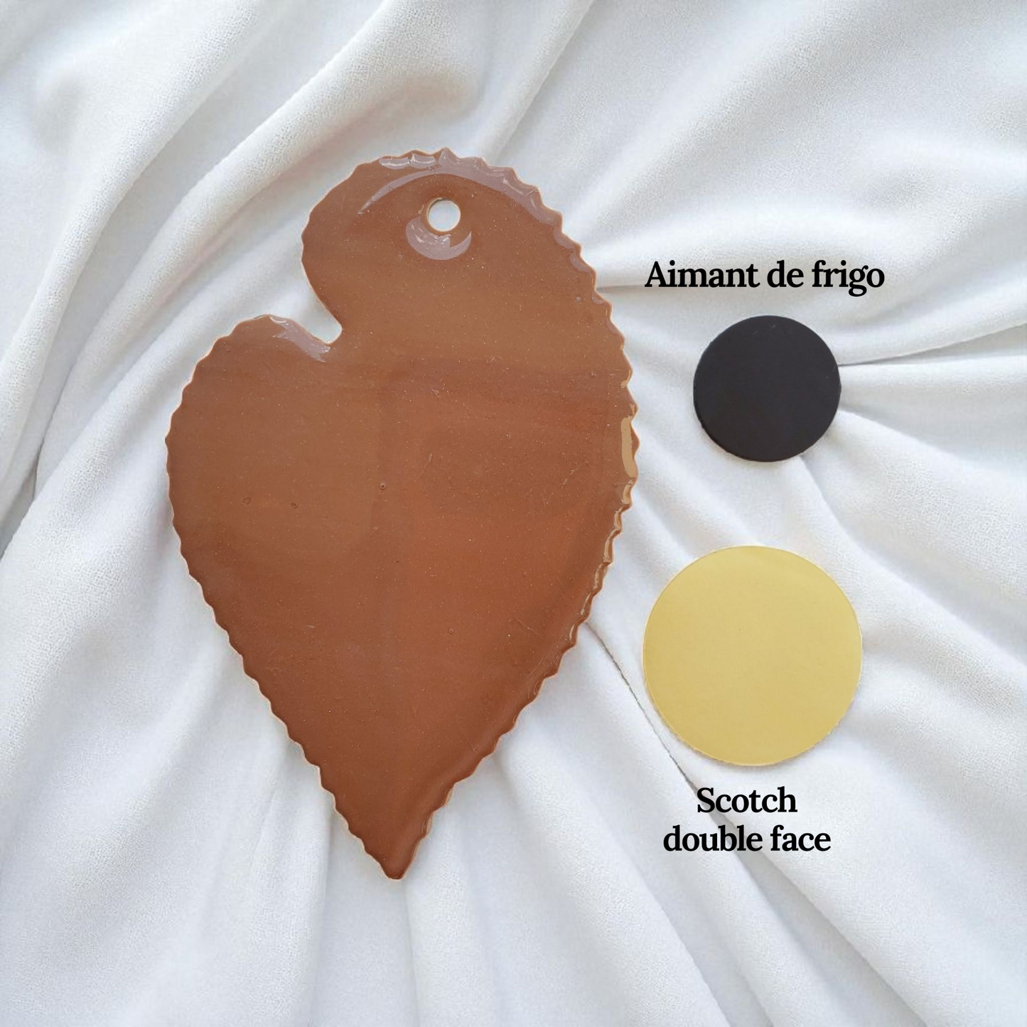 Bijou Chaton joueur gris - Feuille marron