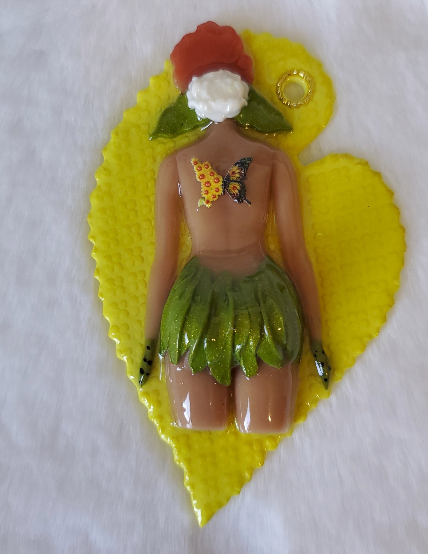 Bijou Eve - De dos avec une fleur blanche