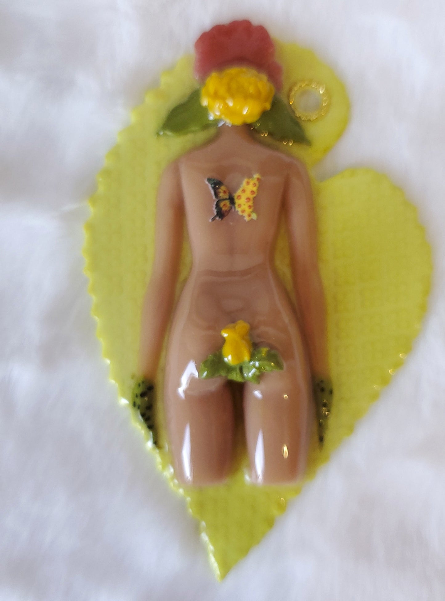Bijou Eve - De dos avec une fleur jaune n°2