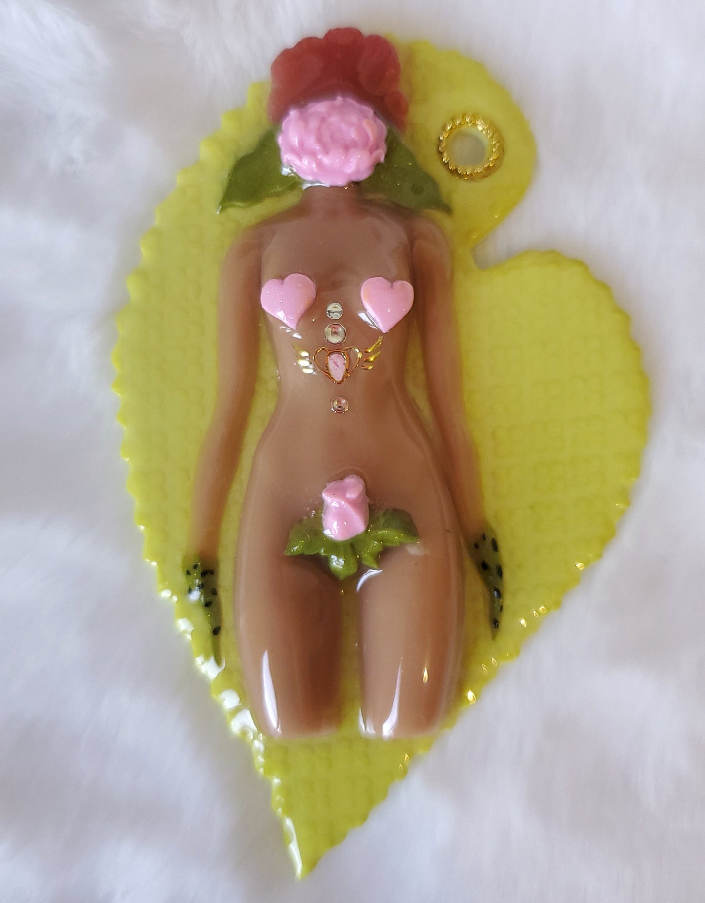 Bijou Eve - De face avec une fleur rose n°1
