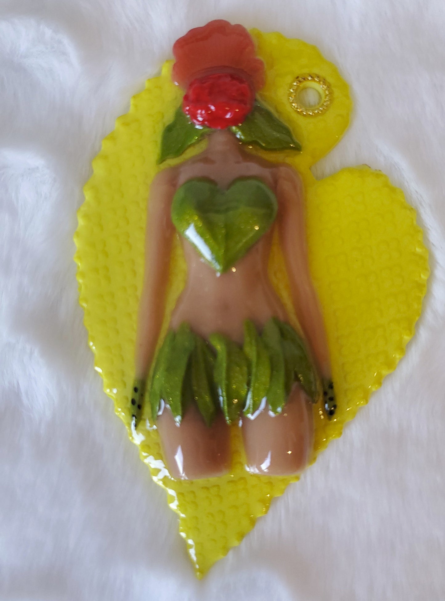 Bijou Eve - De face avec une fleur rouge