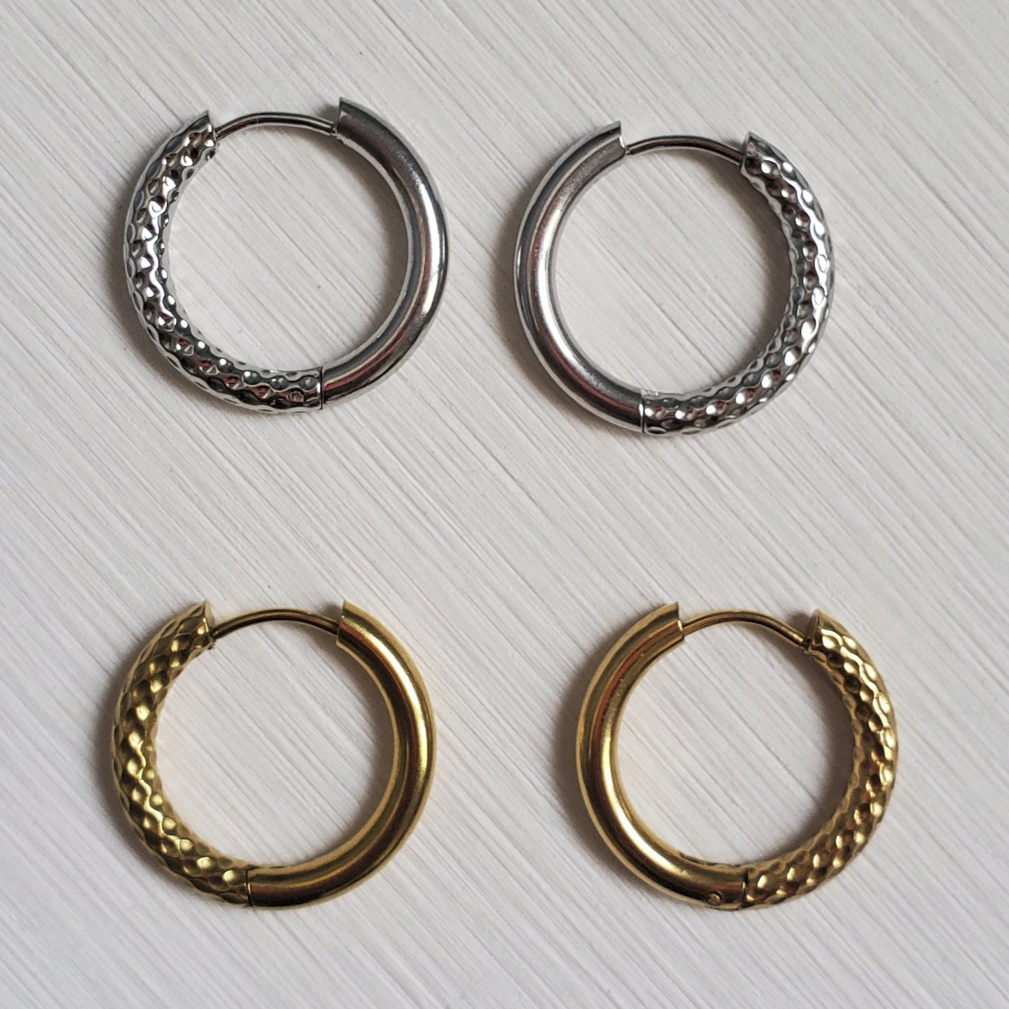 Créoles rondes martelées 22 mm