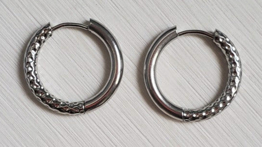 Créoles rondes martelées 22 mm