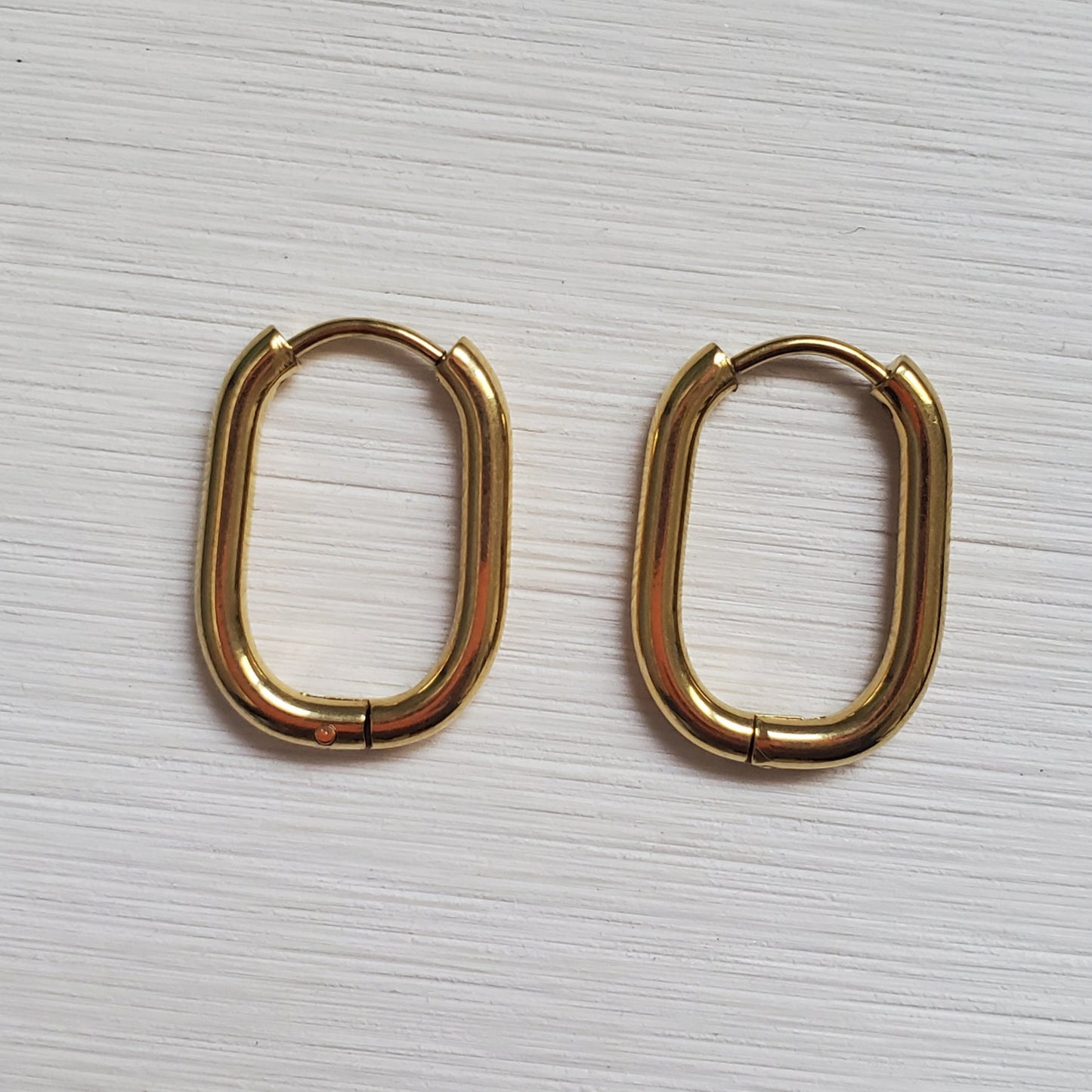 Créoles ovales lisses 21 x 15 mm