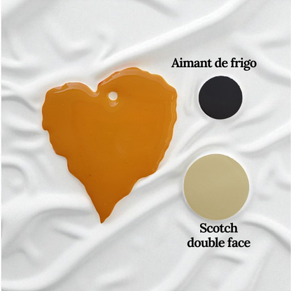 Bijou Chaton endormi blanc et gris - Coeur orangé
