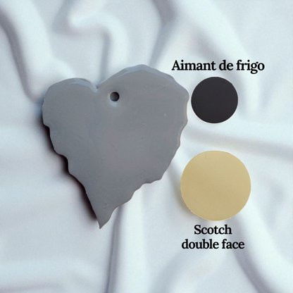 Bijou Chaton endormi blanc et marron - Coeur gris