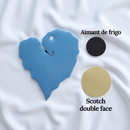 Bijou Chaton endormi blanc et noir - Coeur bleu