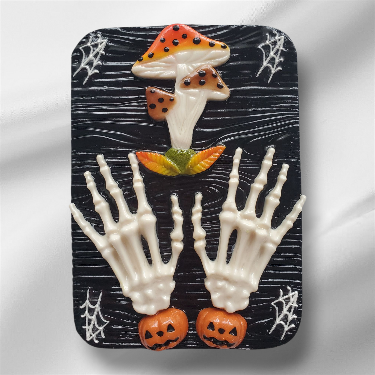 Bijou Coque Squelette et Champignon