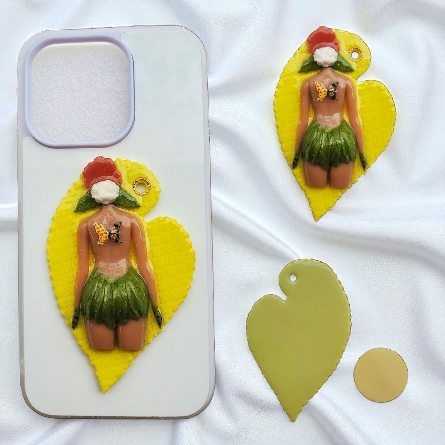 Bijou Eve - De dos avec une fleur blanche