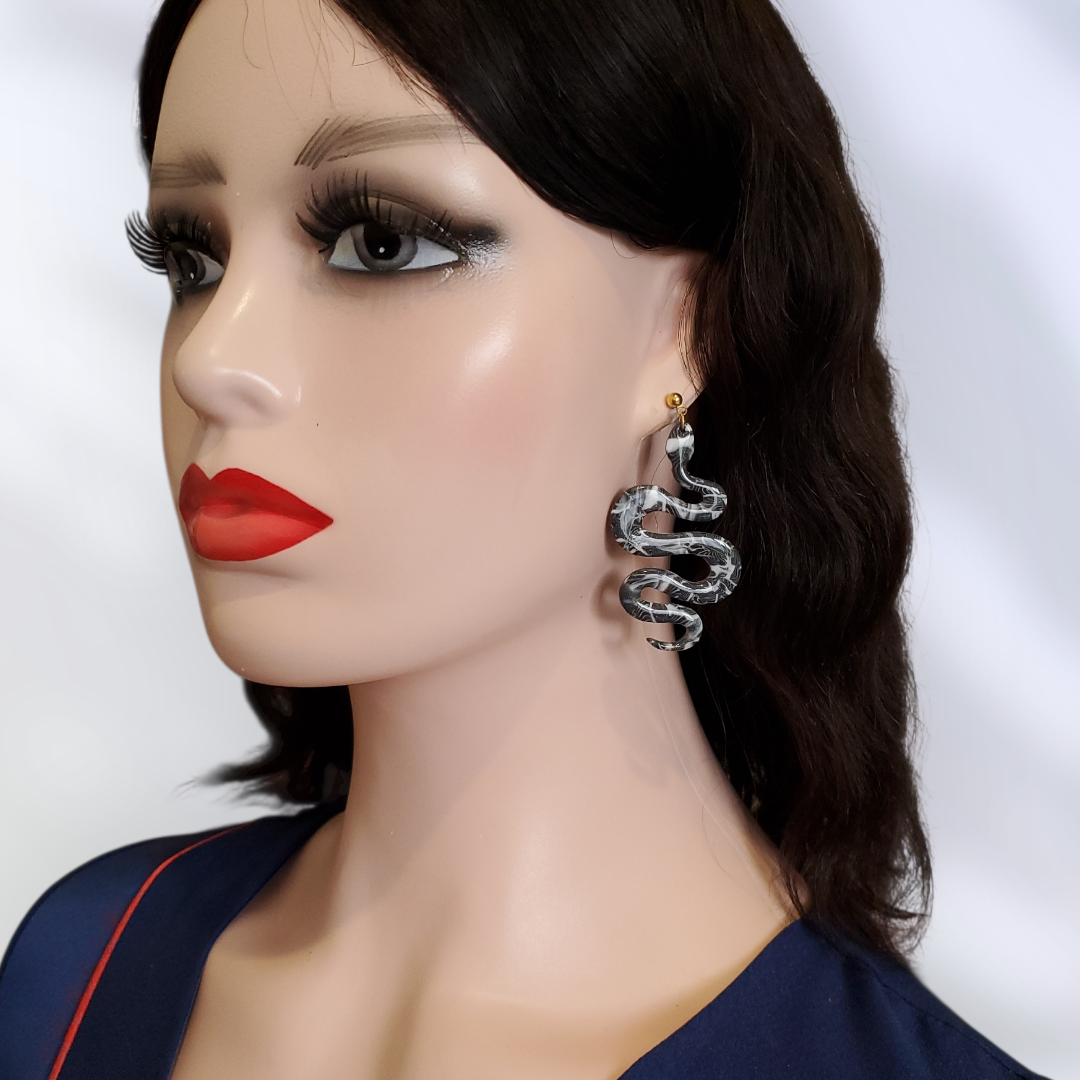 Corail Noir   Boucles et Puces d'oreilles