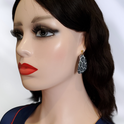 Corail Noir   Boucles et Puces d'oreilles