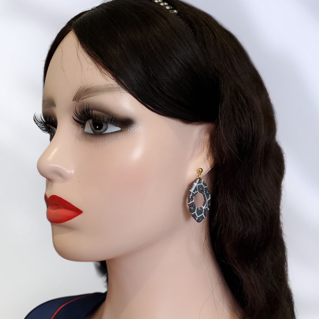 Corail Noir   Boucles et Puces d'oreilles