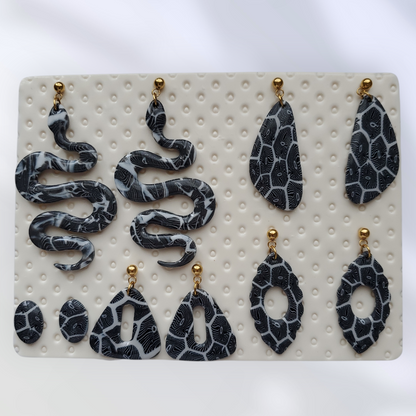 Corail Noir   Boucles et Puces d'oreilles