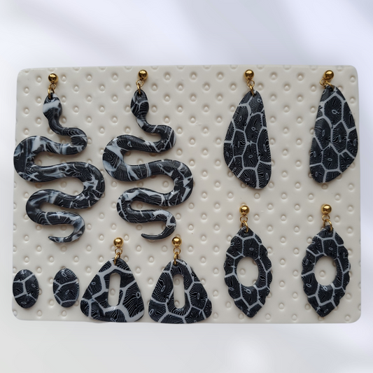 Corail Noir   Boucles et Puces d'oreilles